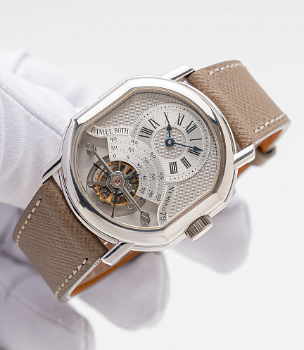 Regulateur Tourbillon in White Gold with Clous de Paris